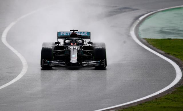 爱游戏APP-汉密尔顿续约进展缓慢 梅奔母公司视拉塞尔为备选